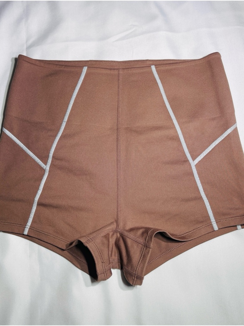 High-Waist Brown Athletic Shorts with Contrast Stitching